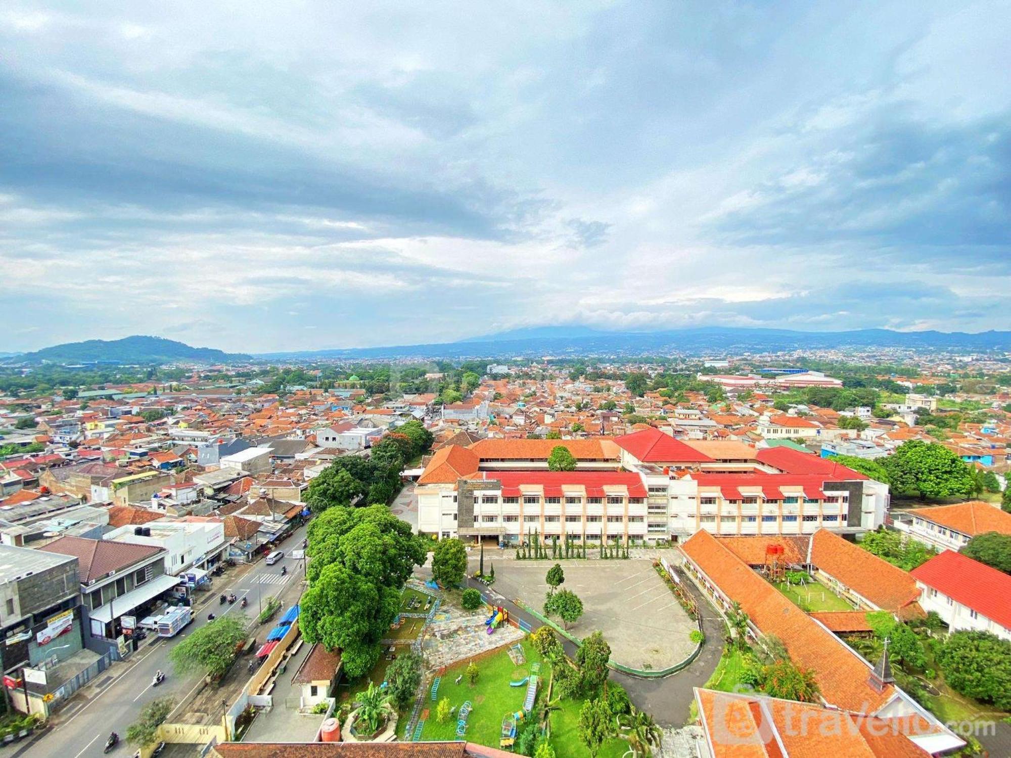 Apartemen Great Choice 2br At The Edge By Travelio *